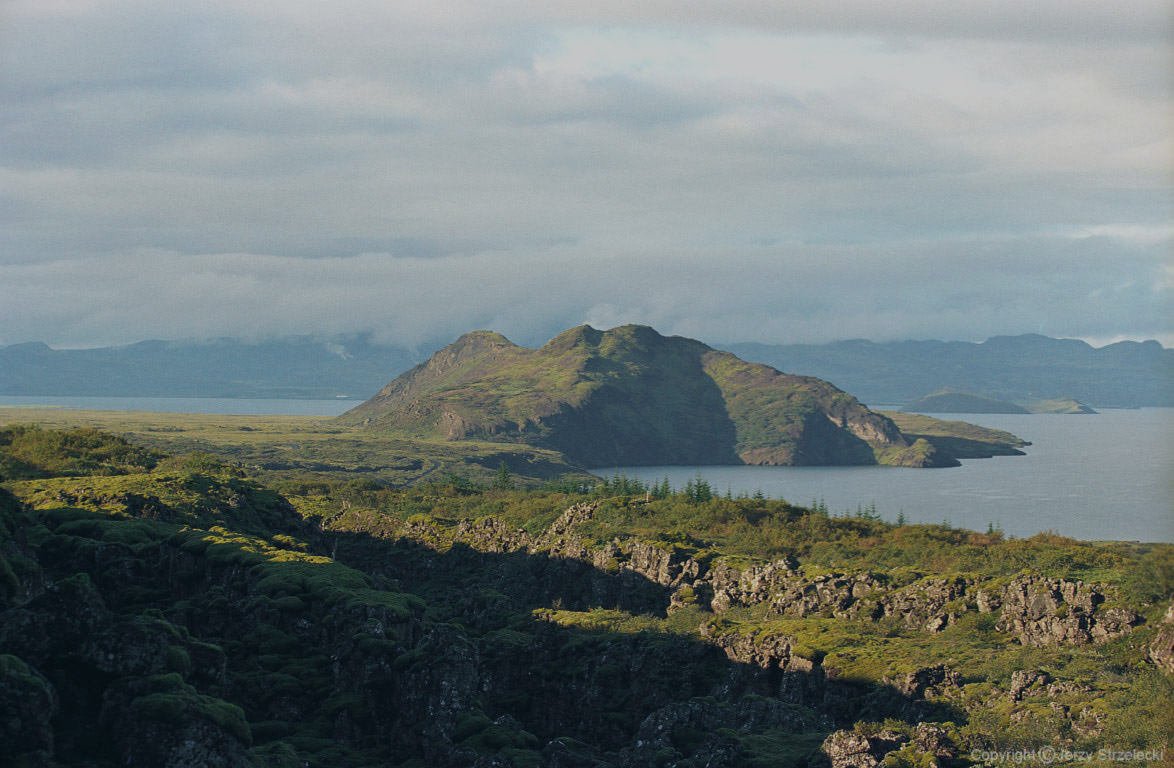 Tingvallavatn Lake