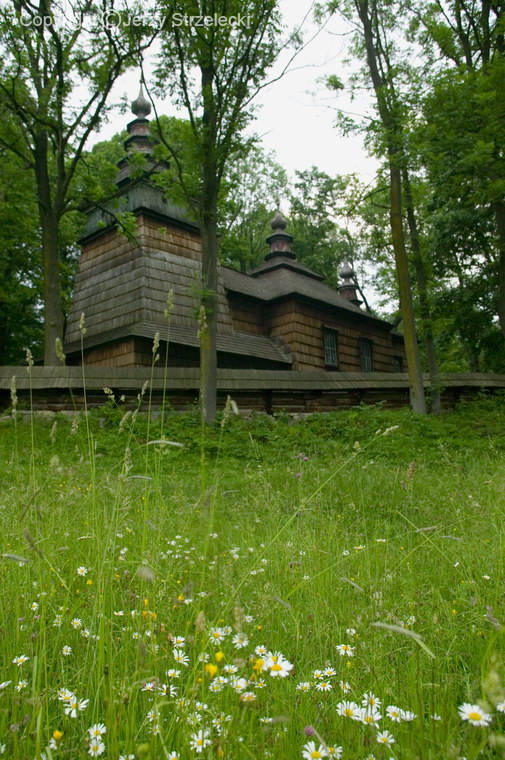 Wieś Bartne - dawna cerkiew  greckokatolicka z 1842 r.